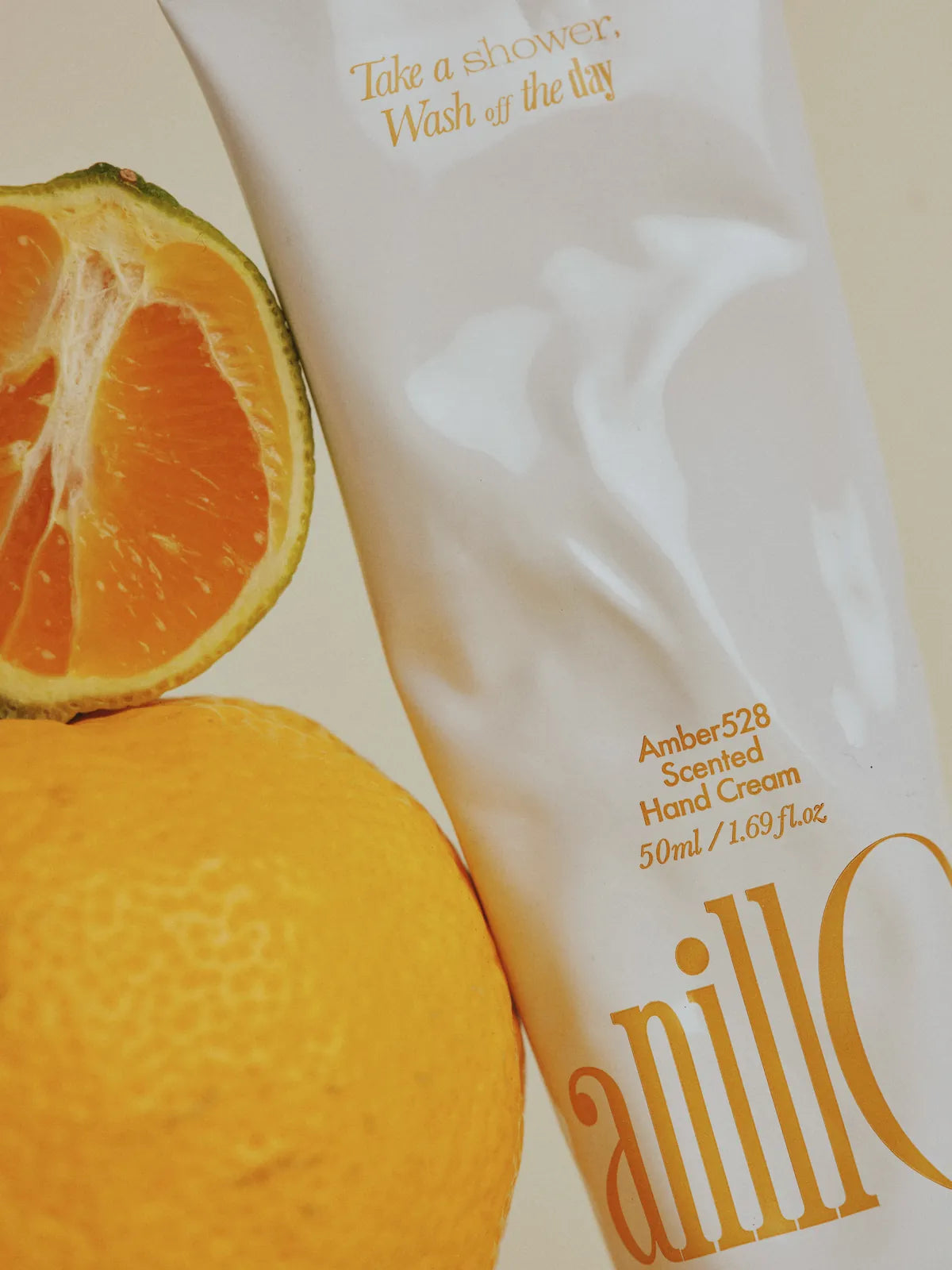 anillO Amber528 Scented Hand Cream